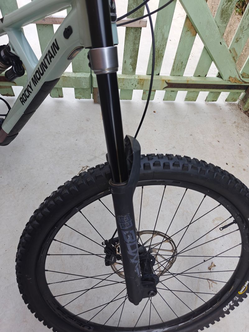Used RockShox Boxxer Select Fork 2023 bike — image 1 of 5
