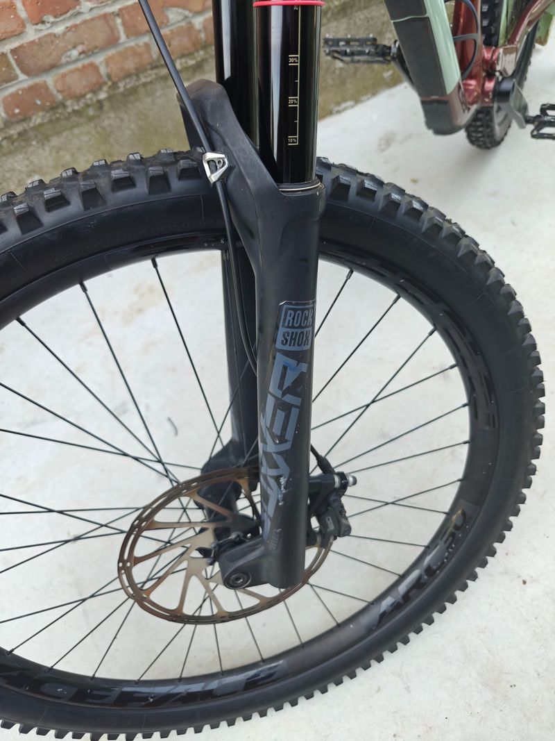 Used RockShox Boxxer Select Fork 2023 bike — image 3 of 5