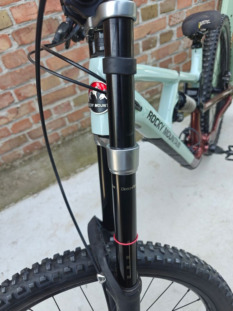 Used RockShox Boxxer Select Fork 2023 bike — image 4 of 5