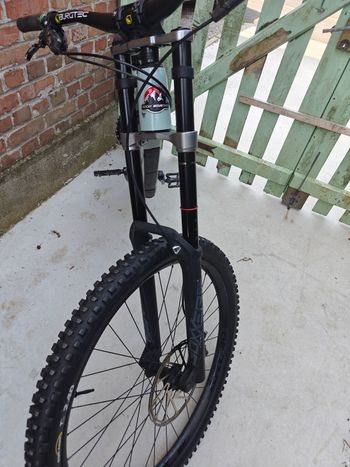 Used RockShox Boxxer Select Fork 2023 bike — image 5 of 5