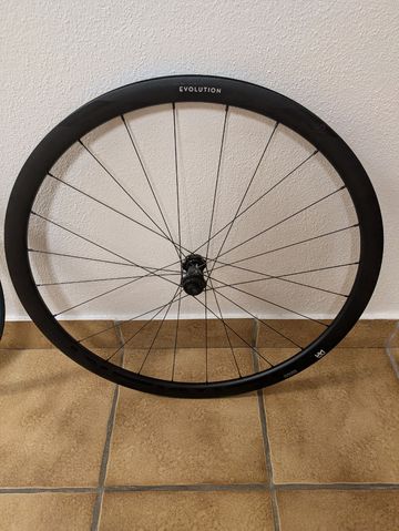 Used Newmen Evolution SL R.32 2024 bike — image 3 of 4