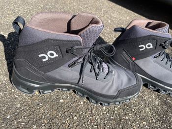 Used On Running Chaussure de randonnée 2025 bike — image 3 of 4