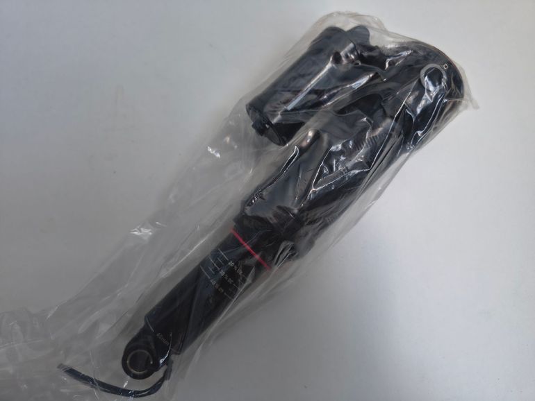 Used RockShox Super Deluxe Select R 2023 bike — image 3 of 4