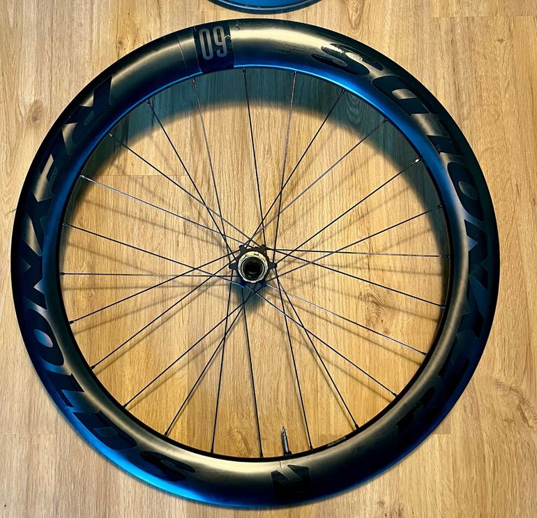 Used Reynolds AR60 DB Carbon Disc Wheelset 60mm Shimano HG 11/12s 2025 bike — image 2 of 6