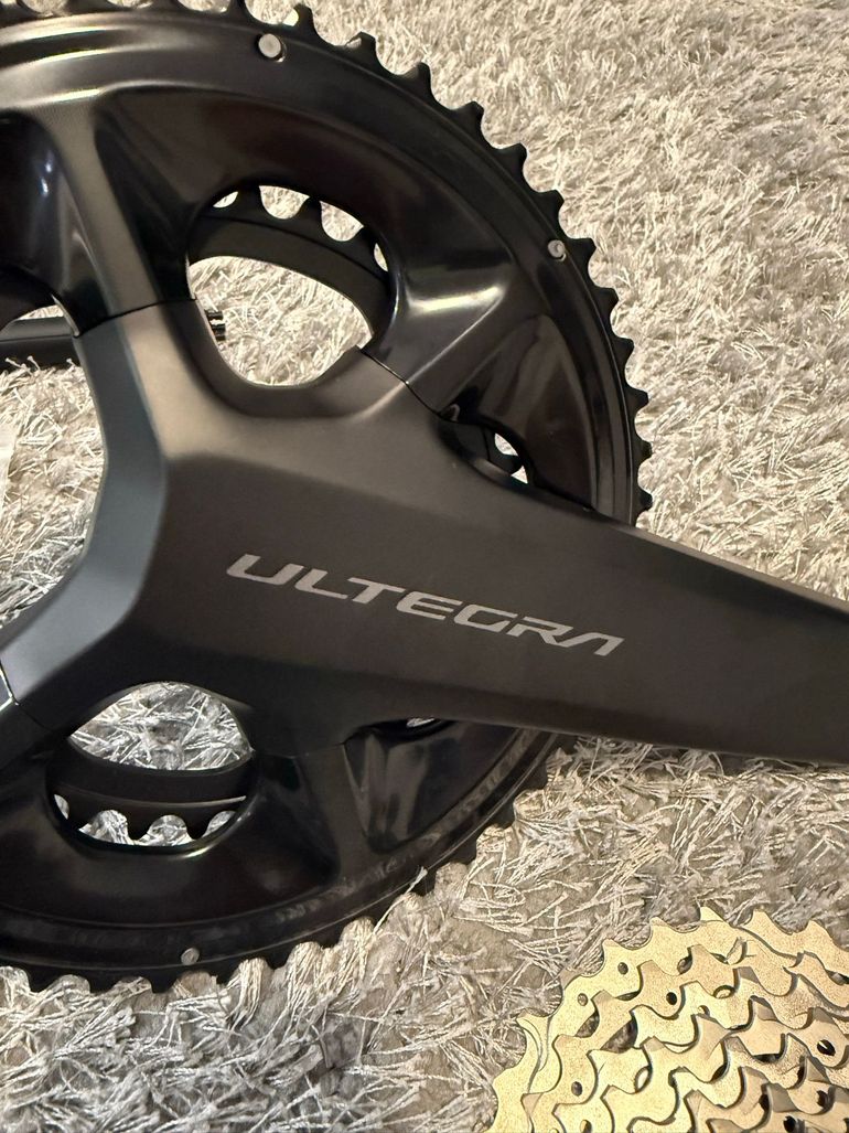 Used Shimano Ultegra Di2 R8170 Groupset (12-Speed) - 165mm Crankset bike — image 2 of 7