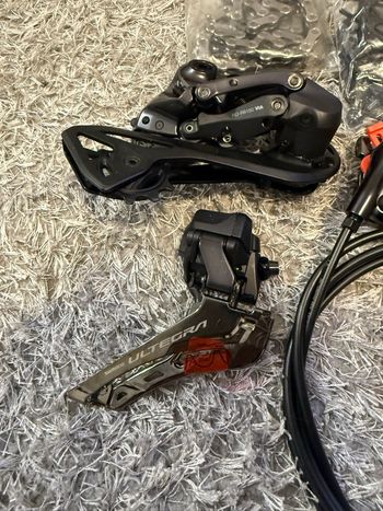 Used Shimano Ultegra Di2 R8170 Groupset (12-Speed) - 165mm Crankset bike — image 6 of 7