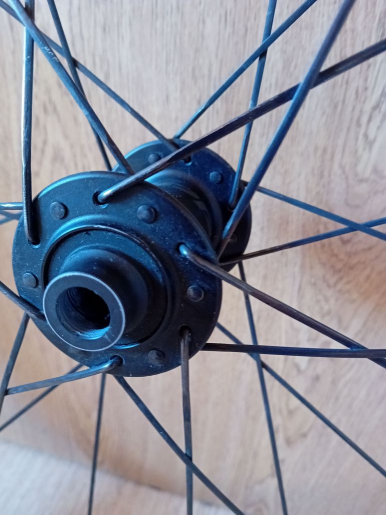 Used Zipp 303 Firecrest Tubeless Disc-brake Front Wheel bike — image 5 of 6