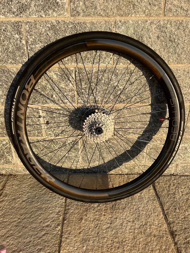 Used Bontrager Aeolus RSL 37 TLR Disc Road Wheel Wheels