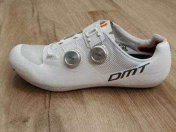 Used Dmt Sapatos de estrada KR0 EVO Carbon 2025 bike — image 5 of 9