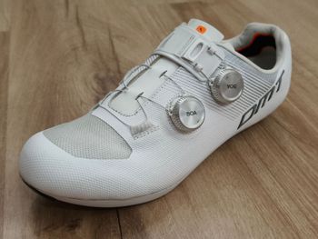Used Dmt Sapatos de estrada KR0 EVO Carbon 2025 bike — image 4 of 9