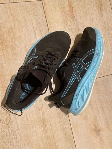 Gebrauchtes Asics Cumulus 27 2025 bike — Bild 1 von 6
