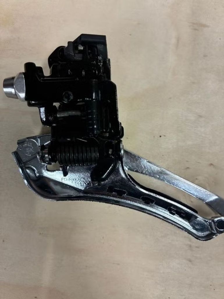 Used Shimano GRX810 Groupset bike — image 8 of 10