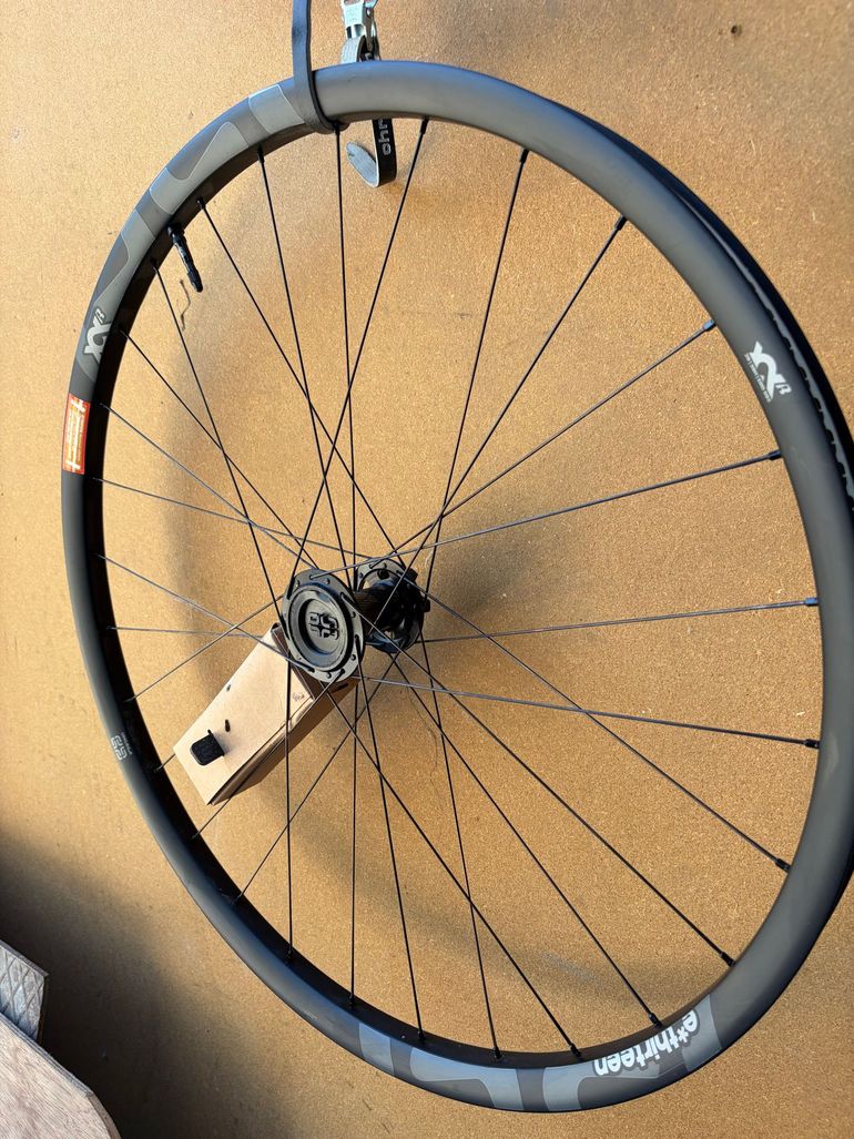 Used E*Thirteen XCX Race IW28 Carbon 29" Wheelset 2025 bike — image 6 of 8