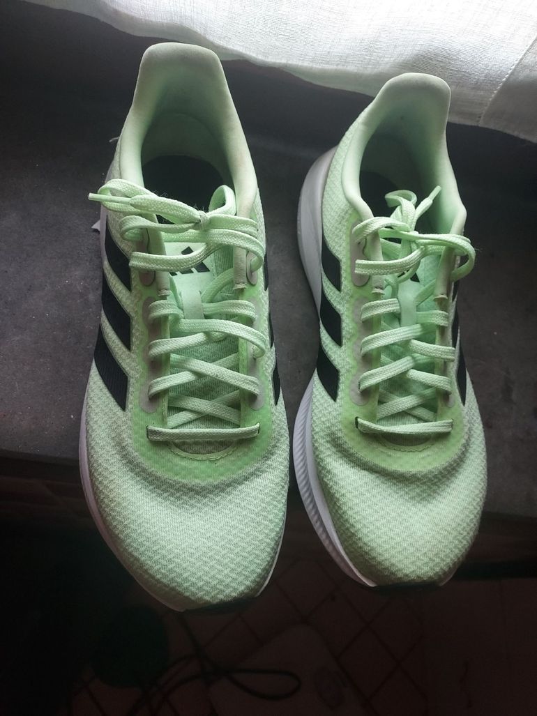 Used Adidas Scarpe N-44 2026 bike — image 1 of 2