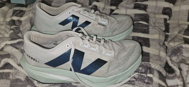 Used New Balance FuelCell Rebel v4 bike — image 1 of 5