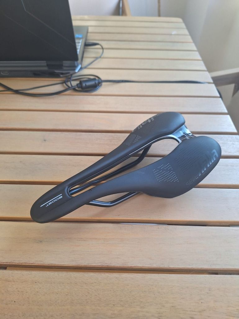 Used Selle Italia SLR Boost superflow 2025 bike — image 1 of 5