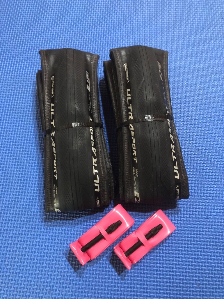 Used Continental Ultra Sport Tires + camere d’aria TPU bike — image 1 of 6