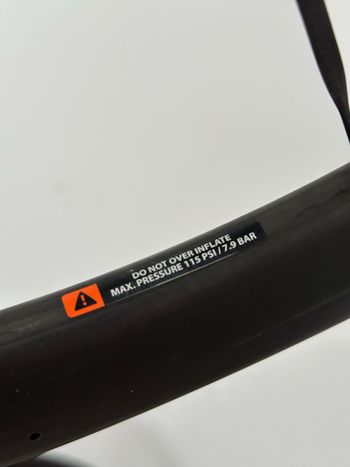 Used Cadex Max 40 Disc Tubeless 2025 bike — image 3 of 12