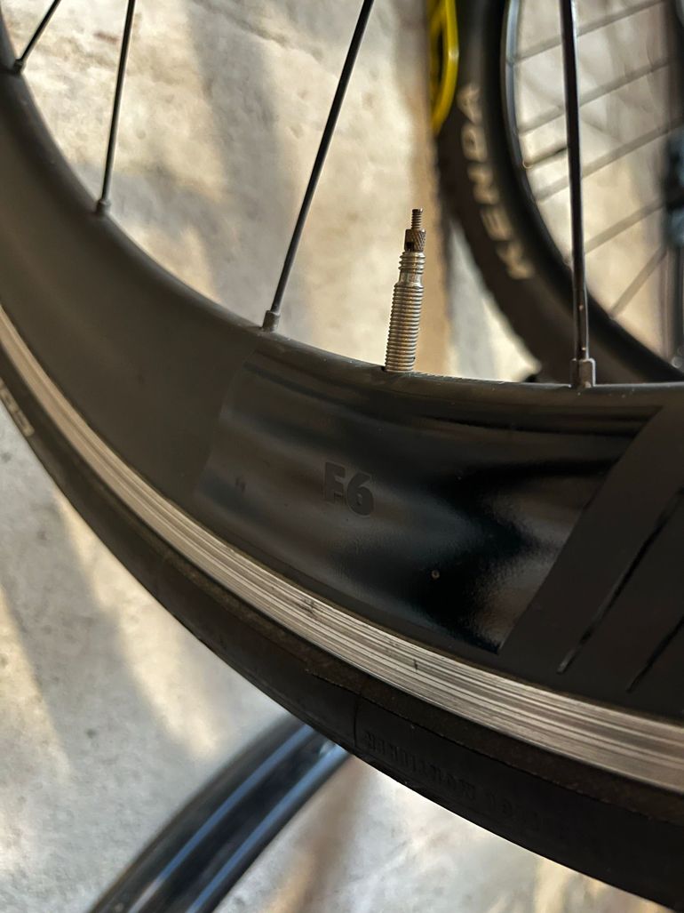 Used Ffwd F6R 60mm Full Carbon Clincher DT350 2024 bike — image 5 of 13