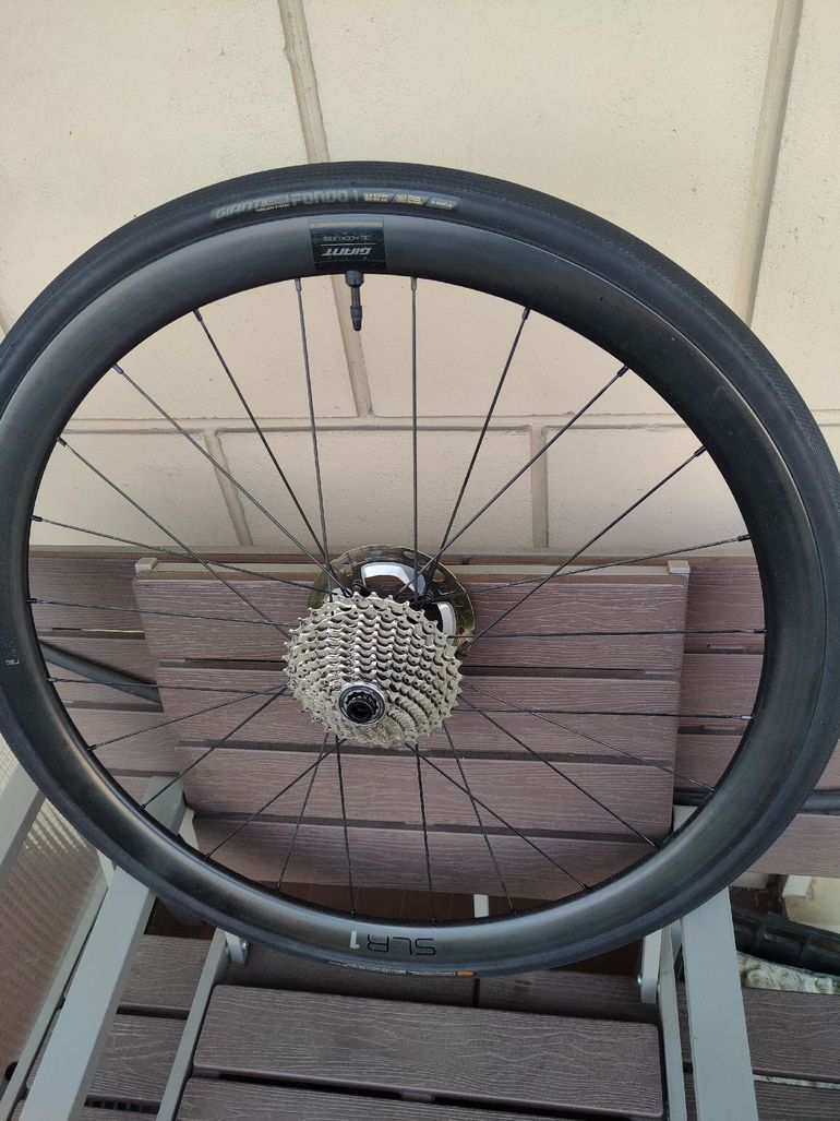 Used Giant Carbon Alto Profilo 36 Tubeless Disc Shimano 11-speed 11-34 2023 bike — image 1 of 5