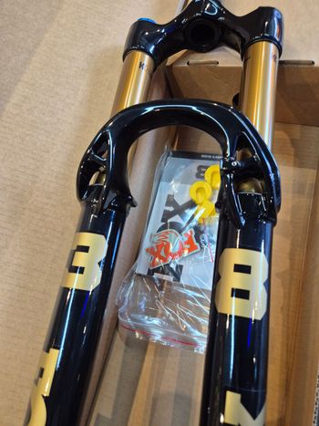 Used Fox Racing 38 Factory GRIP X2 29" 170mm 2027 bike — image 3 of 3