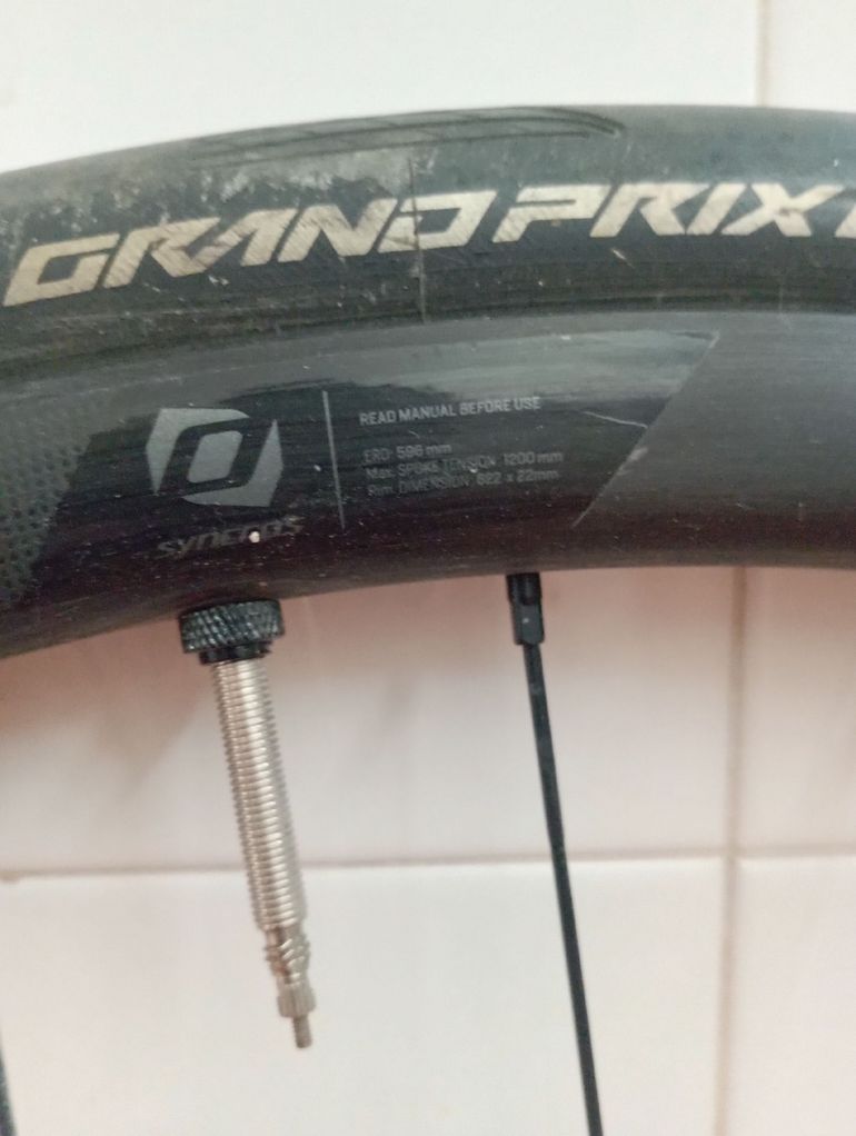 Used Syncros Rear Aluminum Wheel with SRAM Rival 10-30 Cassette and 140mm Disc Brake bike — image 4 of 6