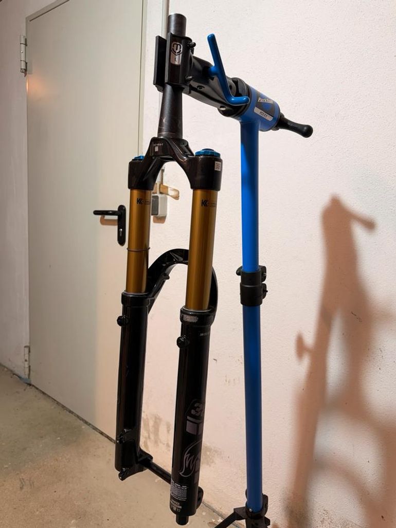 Used Fox Factory 38 Float 170mm 29 2026 bike — image 10 of 25