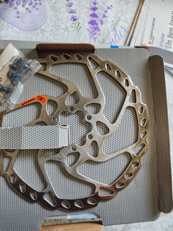 Used Shimano SM-RT66 180mm 6 trous bike — image 4 of 4
