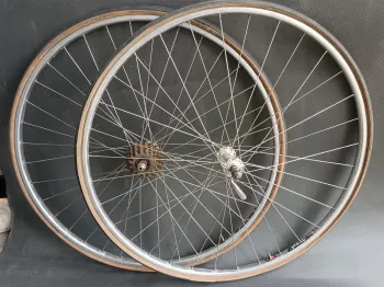 Used Campagnolo Record bike — image 4 of 14