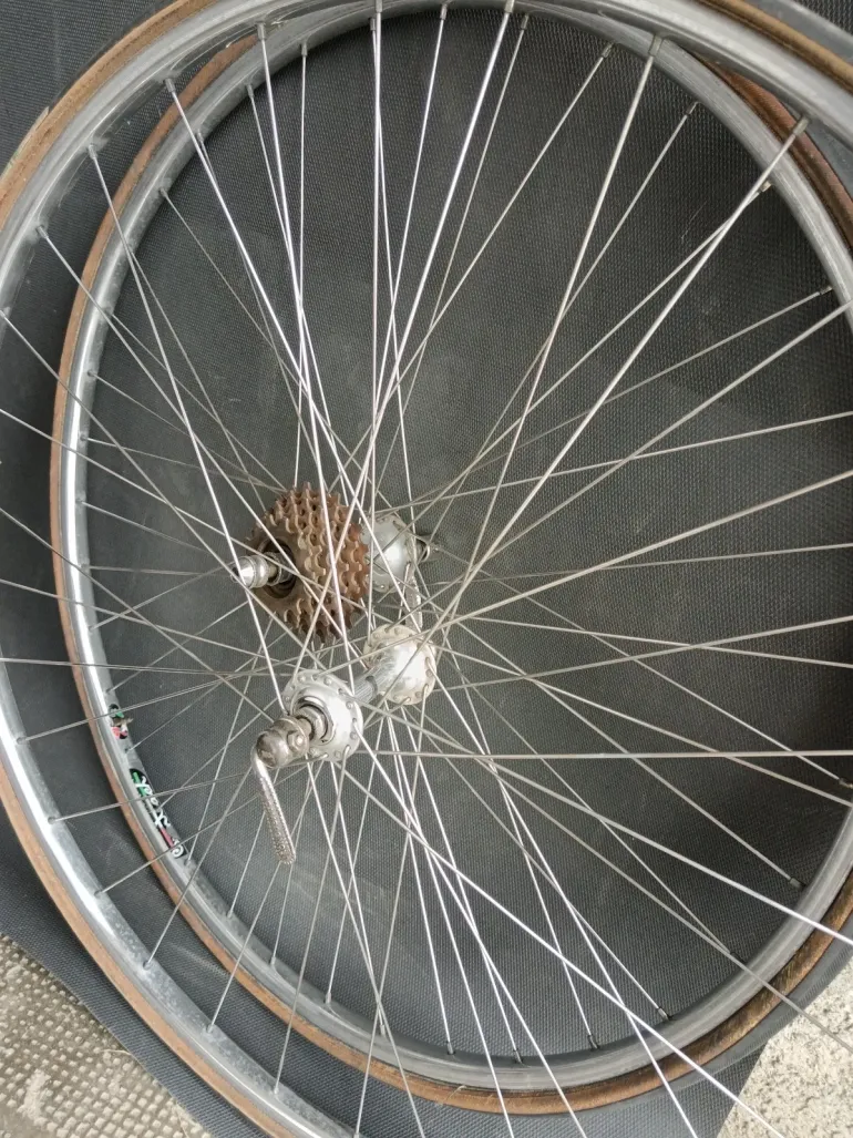 Used Campagnolo Record bike — image 11 of 14