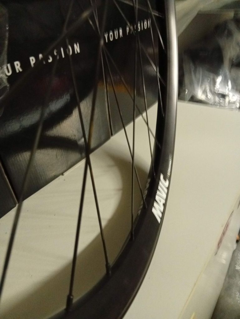 Used Mavic E-Deemax Rear Wheel 27.5" Boost 12x148, 30mm Internal bike — image 3 of 9