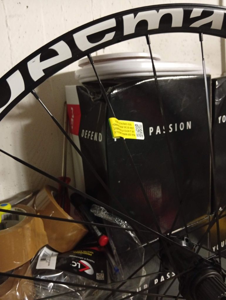 Used Mavic E-Deemax Rear Wheel 27.5" Boost 12x148, 30mm Internal bike — image 7 of 9