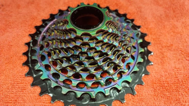 Used Sram 1290XG E1 Rainbow 10-33 2025 bike — image 1 of 4