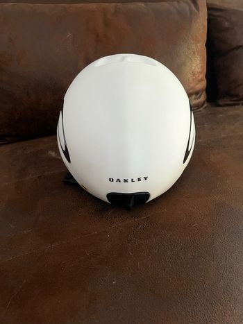 Used Oakley Aro7 Road Helmet 2020 bike — image 4 of 10