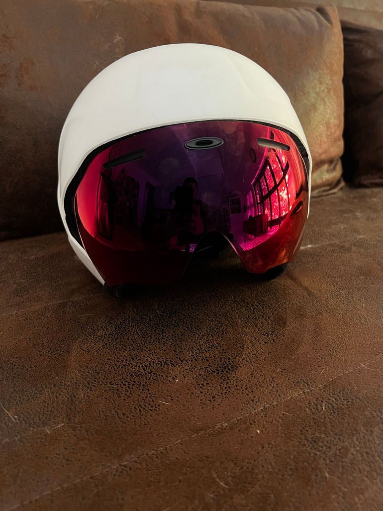 Used Oakley Aro7 Road Helmet 2020 bike — image 3 of 10