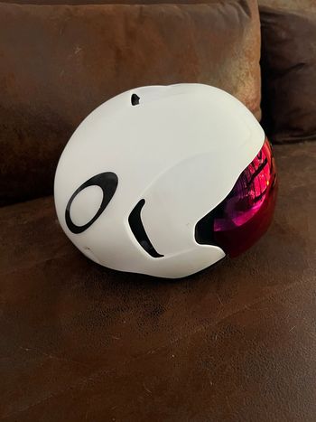 Used Oakley Aro7 Road Helmet 2020 bike — image 2 of 10
