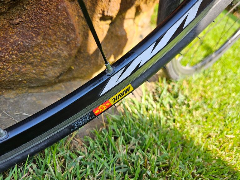 Used Mavic Aksium Wheelset 2021 bike — image 2 of 3