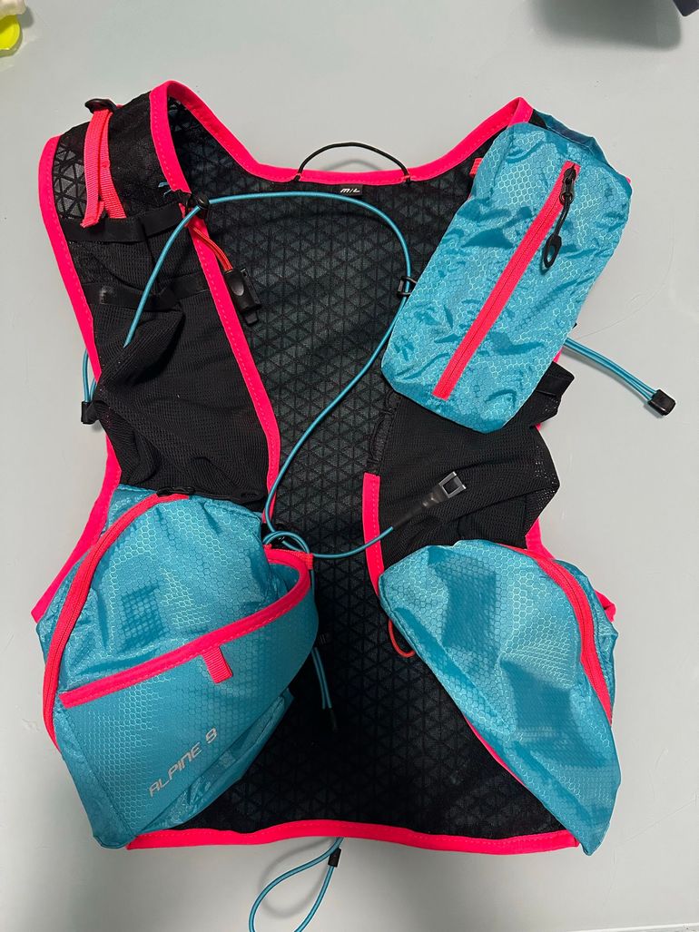 Used Dynafit Alpine 9 Running Backpack bike — image 5 of 7