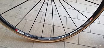 Used Dt Swiss R1700 Spline Wheelset bike — image 3 of 5