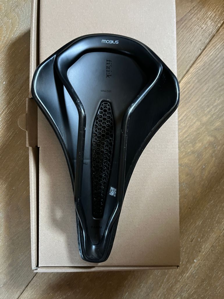 Used Fizik VENTO Argo 00 Adaptive 150 mm Noir 2025 bike — image 2 of 12