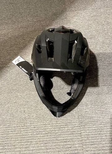 Used Gist Slope Helmet 2025 bike — image 3 of 4