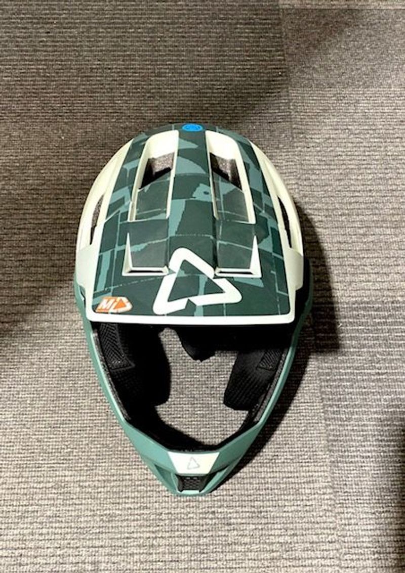 Used LEATT LT2010 Helmet 2025 bike — image 3 of 4
