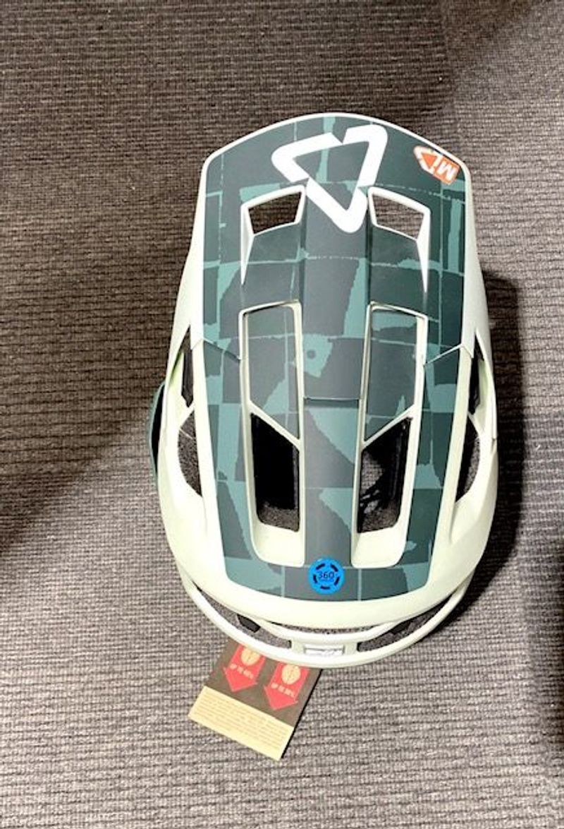 Used LEATT LT2010 Helmet 2025 bike — image 2 of 4