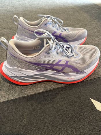 Used Asics Superblast 2 bike — image 2 of 5