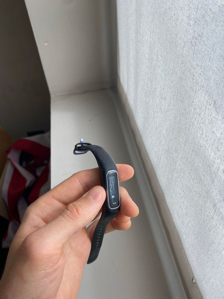 Used Garmin vívosmart 4 Activity Tracker bike — image 1 of 5