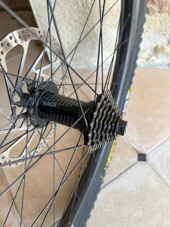 Used E*Thirteen LG1 Race Carbon DH Wheelset bike — image 3 of 3