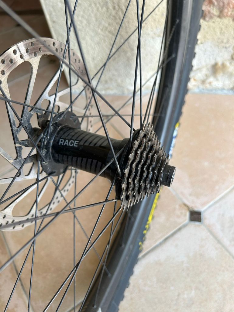 Used E*Thirteen LG1 Race Carbon DH Wheelset bike — image 3 of 3
