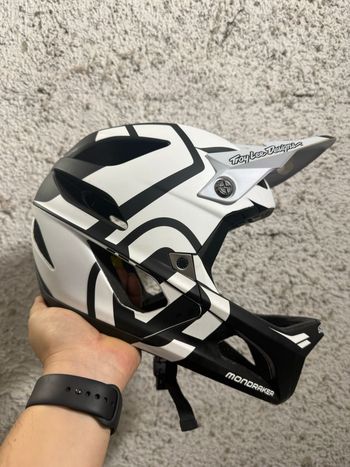 Used Troy Lee Designs Stage MIPS Helmet 2025 bike — image 2 of 10