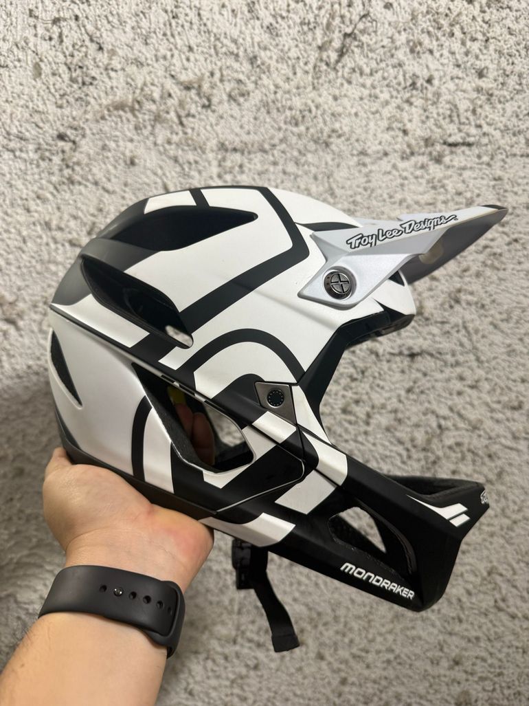 Used Troy Lee Designs Stage MIPS Helmet 2025 bike — image 2 of 10