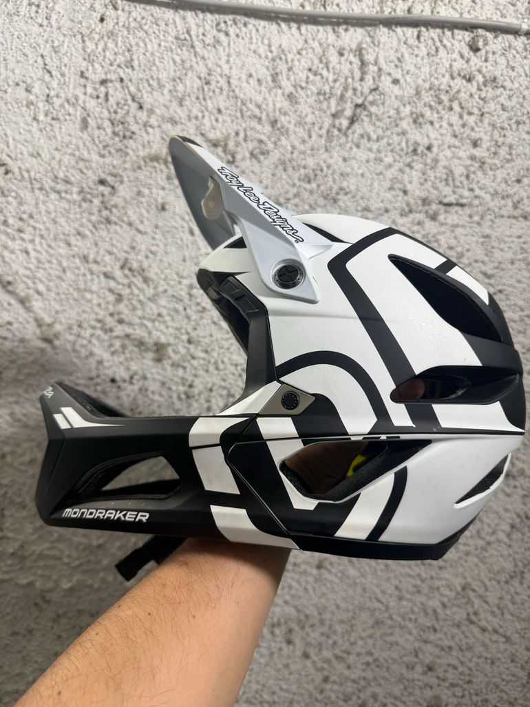 Used Troy Lee Designs Stage MIPS Helmet 2025 bike — image 4 of 10